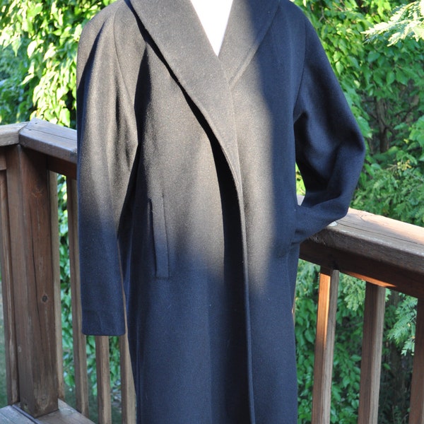 Black Classic Swing Coat. 1960s Winter Coat by Fashionbilt. Mad Men Outerwear. Mid Century wrap.
