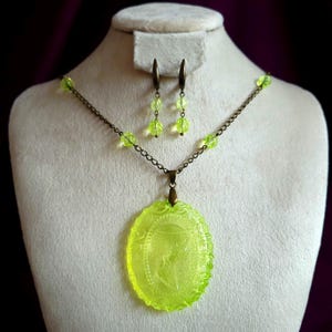 Uranium Glass Cameo Pendant Necklace and Vaseline Glass Earrings Art Deco Style Gift for Women Vintage Czech Glass Beads