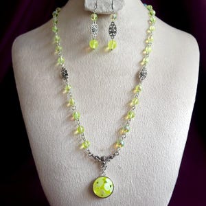 Art Deco Uranium Glass Necklace and Earrings Vaseline Yellow Glass Czech Vintage Beads Vintage Style Gift for Sister Unique Uranium Jewelry