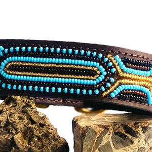 Handgemaakte leren hondenhalsband met kralen: Masai-tribal design