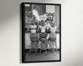 Frauen trinken an der Bar, drei Freunde Poster, Fotodruck, Alkohol Kunst, Bar Wanddekor, Barwagen Dekor