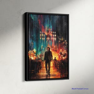 Puede incluir: Impresión en lienzo enmarcada que representa a un hombre caminando en un interior oscuro y colorido. La obra de arte tiene una estética oscura y melancólica con tonos vibrantes de rojo, azul y naranja. El marco es negro.