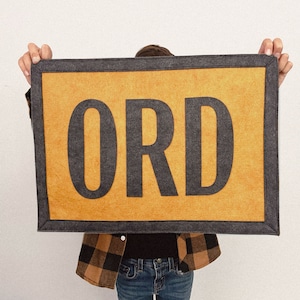 TRES BANNER INICIALES - Banderín de fieltro de lana personalizado con iniciales - Banderines y pancartas de fieltro personalizados de estilo vintage