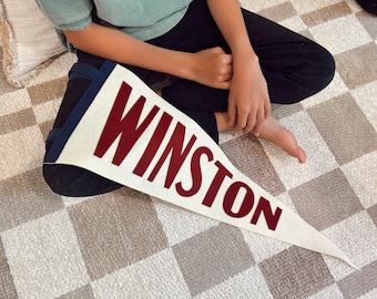 Winston gepersonaliseerde wimpel - vintage geïnspireerde aangepaste wolvilt vlaggen en spandoeken