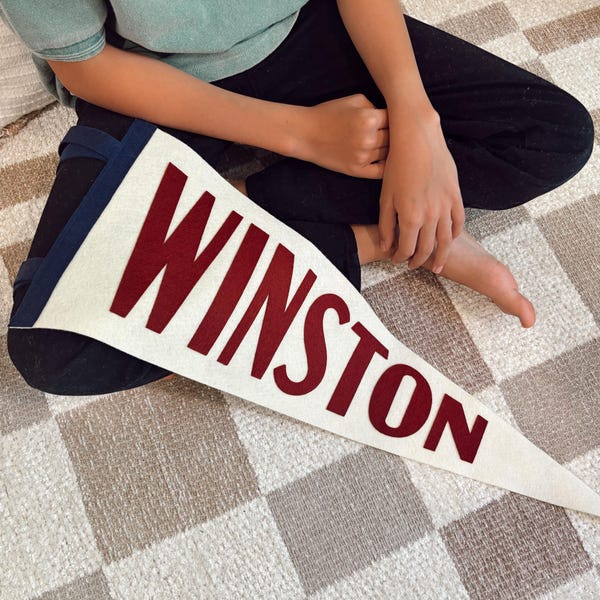 Winston gepersonaliseerde wimpel - vintage geïnspireerde aangepaste wolvilt vlaggen en spandoeken