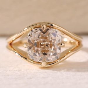 Bague en moissanite taille ancienne européenne de 2,50 carats Bague en moissanite coussin taille OMC Bague solitaire en or jaune 14 carats Bague de bride avec diamants antiques