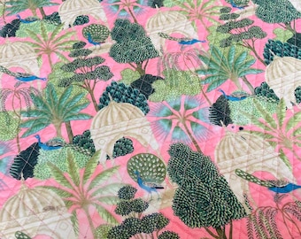 Tela acolchada única con diseño de jardín de pavo real, cálida y suave, ideal para chaquetas de mujer y decoración del hogar.