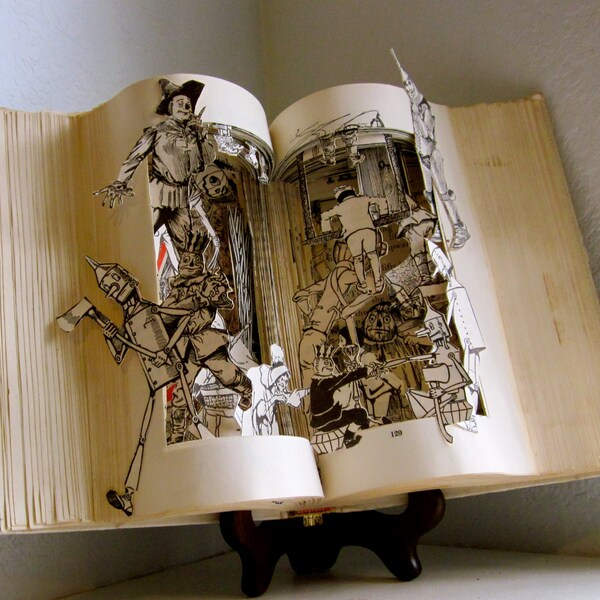 Altered Book - The land of Oz  the wizard of OZ book series