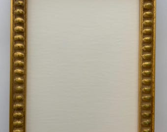 Handgefertigter goldener Holzrahmen – Fotogröße 13 x 18 cm – klassischer Vintage-Stil.