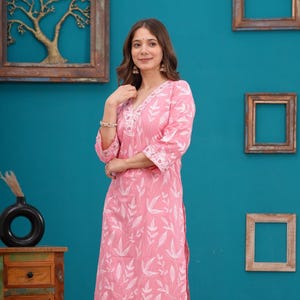 women Pink kurta set , floral v neck cotton suit , ethnic wear, block print kurti, indian tunic top, casual kurta outfit