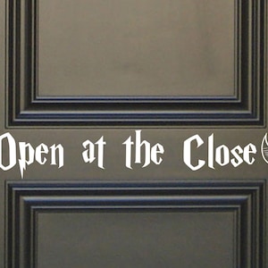 Abro en el cuento de hadas Close Vinyl wall Decal Fantasy geek geekery