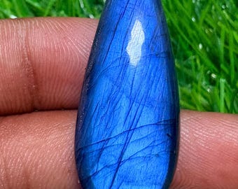 Cabujón de labradorita azul fuego natural en forma de pera, gema suelta para la fabricación de joyas.