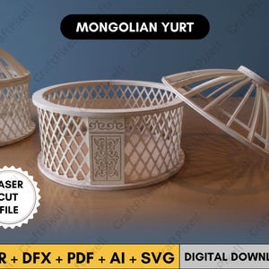 Op de afbeelding: Lasergesneden bestand van een Mongoolse yurt, met een cirkelvormige basis en een koepelvormig dak. De yurt is gemaakt van lichtgekleurd hout, met een traliewerkontwerp en decoratieve gravures. De tekst "MONGOLIAN YURT" en "LASER CUT FILE" is inbegrepen.