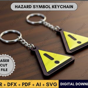 以下が含まれることがあります： 黄色のハザードマークと黒い感嘆符が入った茶色の三角形のキーホルダー2つ。シルバーのチェーンとキーリングが付いています。「HAZARD SYMBOL KEYCHAIN」の文字が上部にあります。画像には「LASER CUT FILE」と「DIGITAL DOWNLOAD」の文字も含まれています。