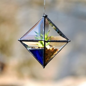 Pyramid Beveled Glass Orb Air Plant Planter with Variegated Blue Accent.