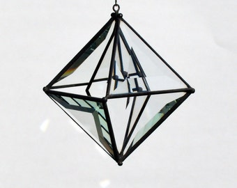 Pyramid Beveled Glass Orb with Diamond Bevel Center Accent