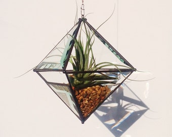 Large Pyramid Beveled Glass Orb Air Plant Planter with Bevel Accent.