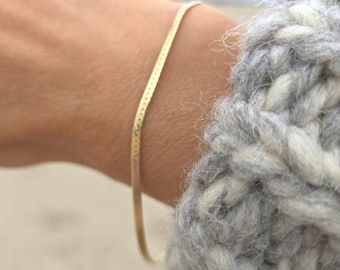 10K Solid Gold 2.5mm Italy Herringbone Chain Bracelet with Reverse Texture Design 1.52G