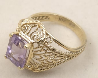 10k Solid Yellow Gold Amethyst Filigree Detail Ring Size 7.25, 4.2g