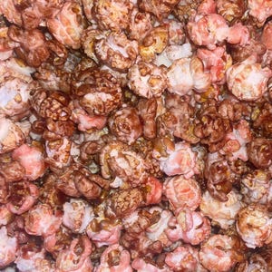 Chocolate Strawberry Popcorn - Gourmet Popcorn, Chocolate Strawberry, Dessert Snack, Romantic Gift, Sweet Popcorn, Dessert Snack. 5 Cups