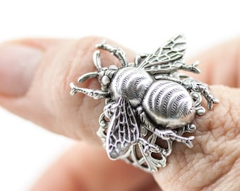 Queen BEE ring, Silver or Bronze. Adjustable Size 4 4.5 5 5.5 6 6.5 7 7.5 8 8.5 9 9.5 10 10.5 11.5 12  Honey Bee jewelry. Statement Ring