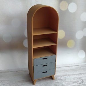 Puppenhaus Möbel. Miniatur Bücherregal 1:12