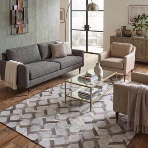 Teppich aus Kuhfellwolle, geometrischer Patchwork-Teppich, handgefertigter Teppich aus Fell, moderne neutrale Wohnzimmerdekoration