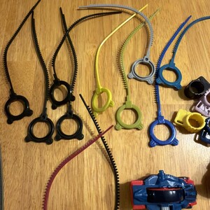 Beyblade, 37 st, med utskjutande verktyg, Takara Tomy, Hasbro, vintage, år 2000 bild 8