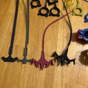 Beyblade, 37 st, med utskjutande verktyg, Takara Tomy, Hasbro, vintage, år 2000 bild 9