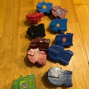 Beyblade, 37 st, med utskjutande verktyg, Takara Tomy, Hasbro, vintage, år 2000 bild 10