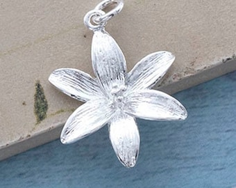 1 of 925 Sterling Silver Lily Flower Pendant 17mm. Polish Finished