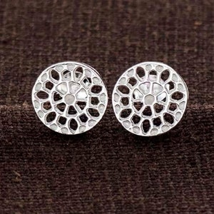 1 pair of 925 Sterling Silver Filigree Disc Stud Earrings 10.5mm.  :er1126