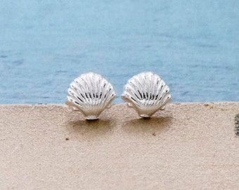 1 pair of 925 Sterling Silver Scallop Shell Stud Earrings 5.5x6.5mm.  :tm0268