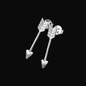 1 pair of 925 Sterling Silver Arrow Stud Earrings 4x21mm. :er0697