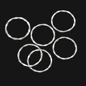 6 of 925 Sterling Silver Hammered Circle Closed Rings, Connectors 18mm. :th1659