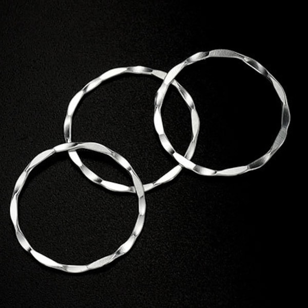 6 of 925 Sterling Silver Hammered Circle Closed Rings, Connectors 18mm. :th1659