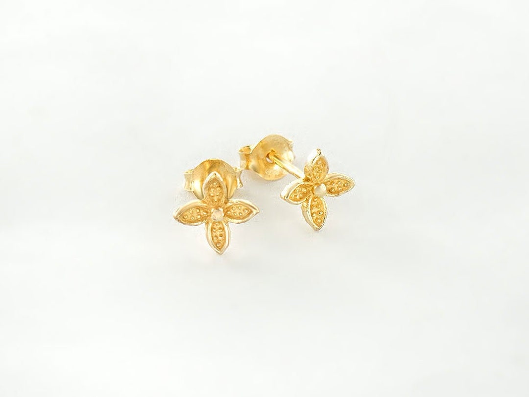 1 Pair of 925 Sterling Silver Gold Vermeil Style Flower Stud