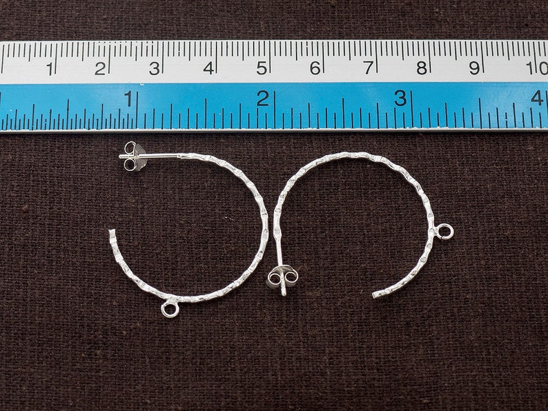 1 Paar 925 Sterling Silber Gehämmerte Creolen Ohrstecker 28x1,2mm. mit geöffneter Schlaufe. :tk0246 Bild 3