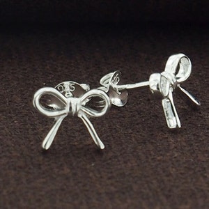 1 pair of 925 Sterling Silver Bow Stud  Earrings 9x7.5mm., minimalist earrings :er0963
