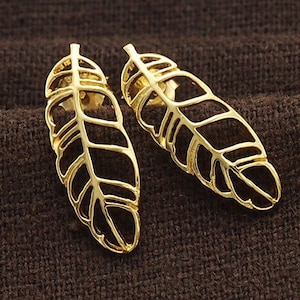 1 Pair of 925 Sterling Silver Gold Vermeil Style Leaf Stud Earrings 7x20mm. :vm0554