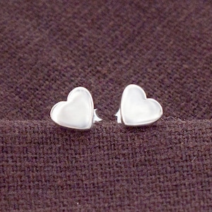 1 pair of 925 Sterling Silver Heart Stud Earrings 6 mm. , minimalist earrings, Polish Finished.   :er1094