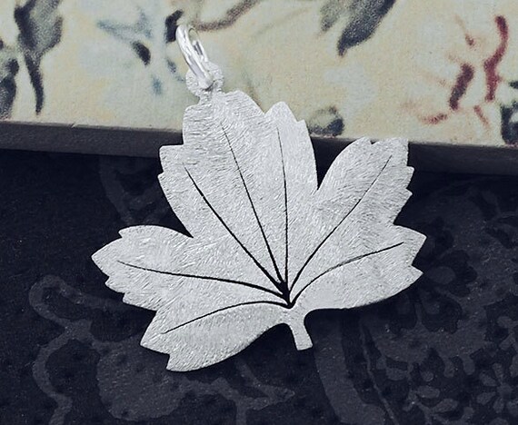 Pendentif Feuille D'érable Argent 925 Avec Rubis - Occasion Bel état, Pierre Rouge