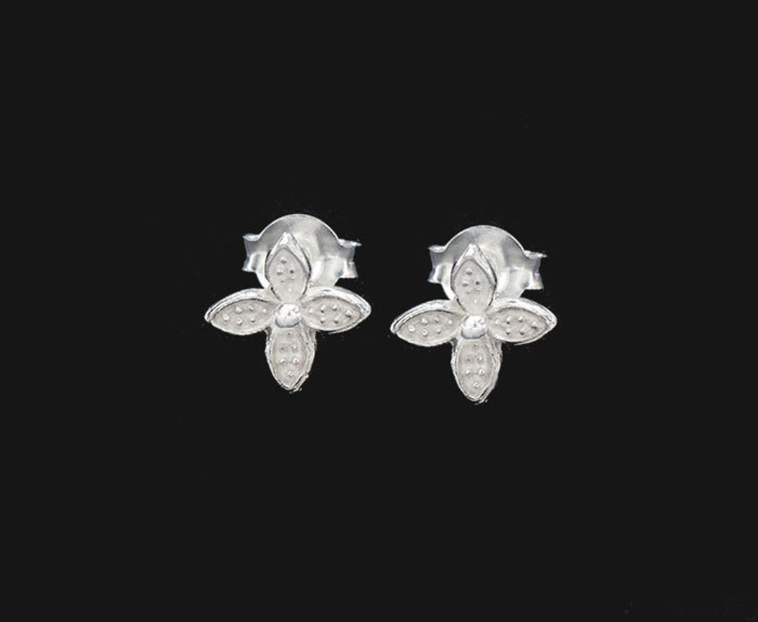 FLOWERS 8LOOM ピアス （SILVER） 925 Sterling Silver Mother of Pearl Daisy Flower Stud