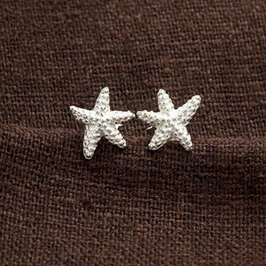 1 pair of 925 Sterling Silver Starfish Stud Earrings 9x10mm. small earrings  :er1195