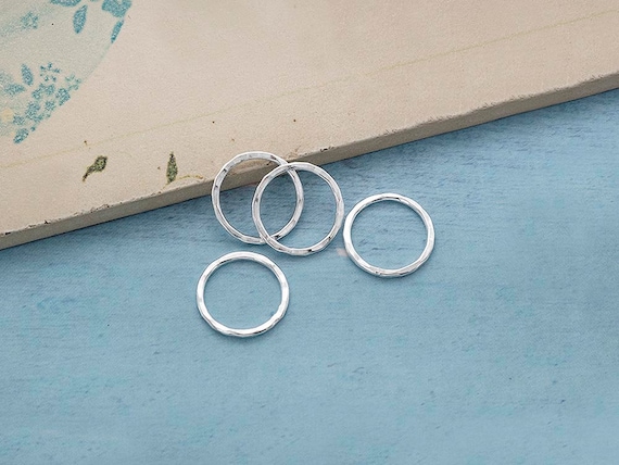 4 of 925 Sterling Silver Hammered Circle Closed Rings