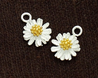 2 of 925 Sterling Silver Daisy Charms, Gold plated pollen 9mm. :th2195