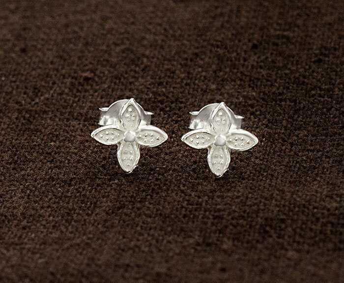 1 Pair of 925 Sterling Silver Flower Stud Earrings 8mm