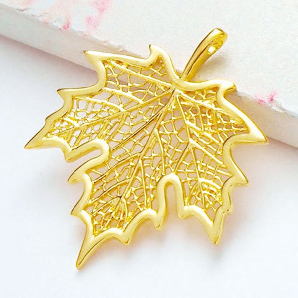 1 of 925 Sterling Silver Gold Vermeil Style Maple Leaf Pendant 19x20mm. Polish Finish  :vm0679