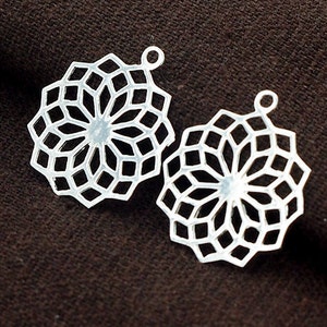 2 of 925 Sterling Silver Filigree Flower Pendants 19 mm. Polish Finished  :th2417