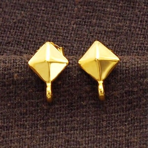 1 Pair of 925 Sterling Silver Gold Vermeil Style Pyramid Earrings Post Findings 6mm., with Closed Loop  :vm0649